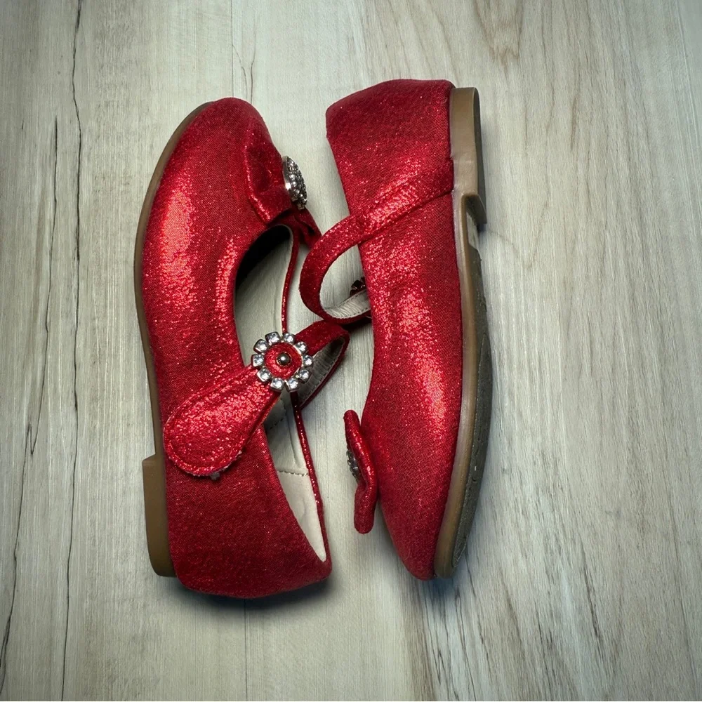 Dream Pairs Red Glitter Kids Shoes with Heart Detail Size 6T